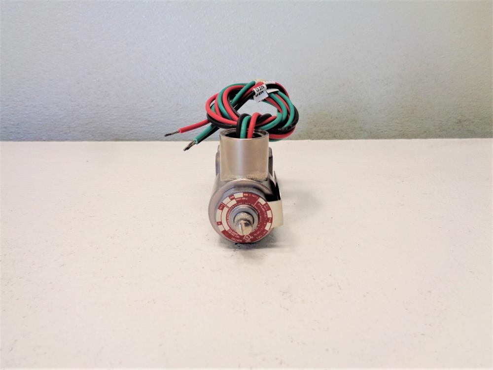 Versa 3-Way 1/4" NPT Solenoid Valve CSG-3321-316-LA-L14-XX-D024